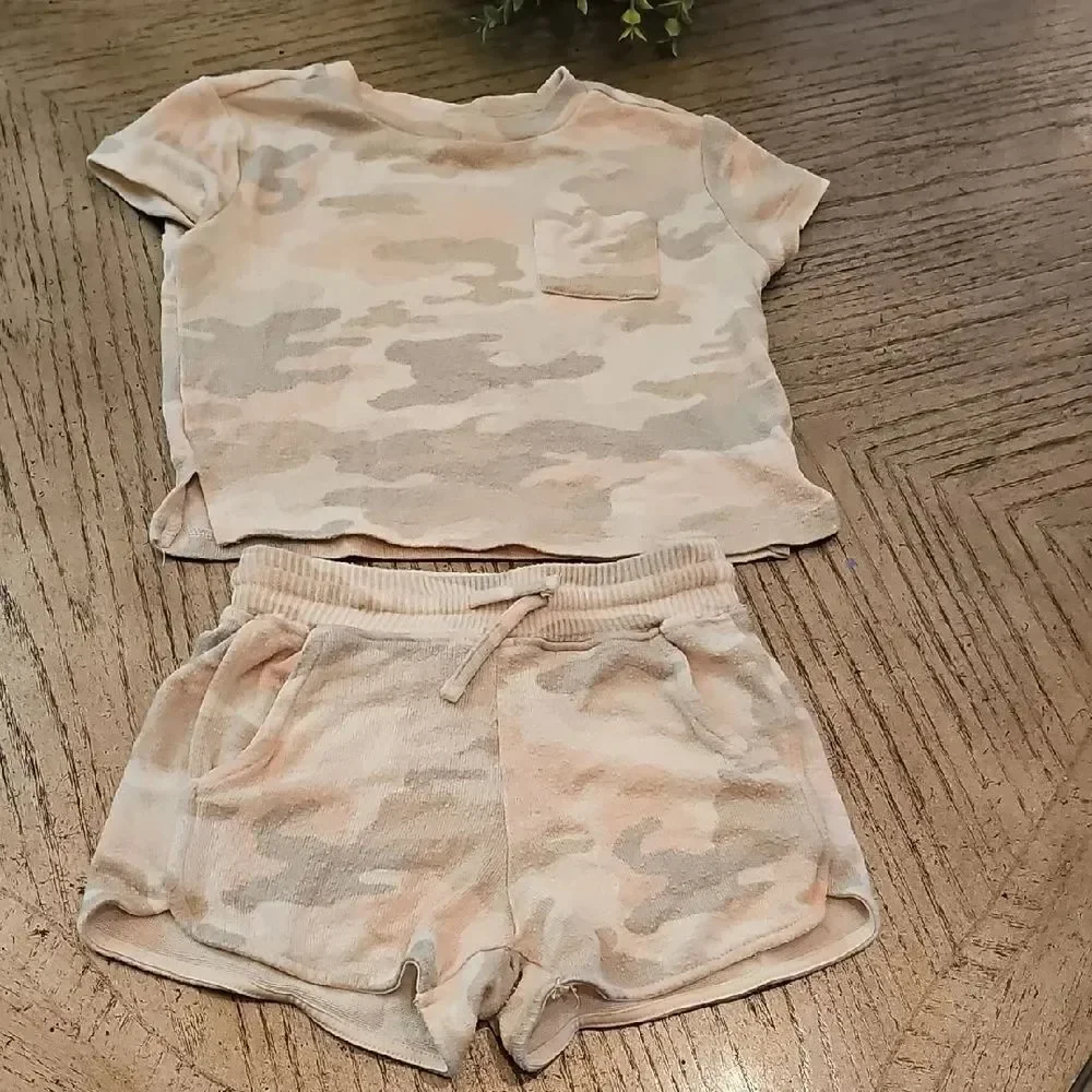 Camo Print Two-Piece Set Size XS 4-5